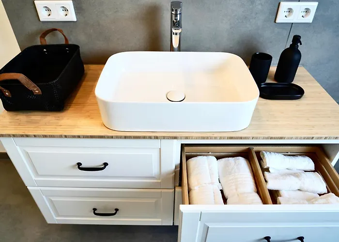 Apartament Zentral & Modern - 30 Min Bis Zur Messe In Koeln Und Duesseldorf *